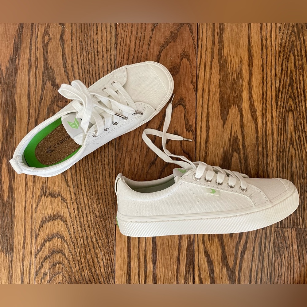 Cariuma Off-White Canvas
OCA LOW, size 7